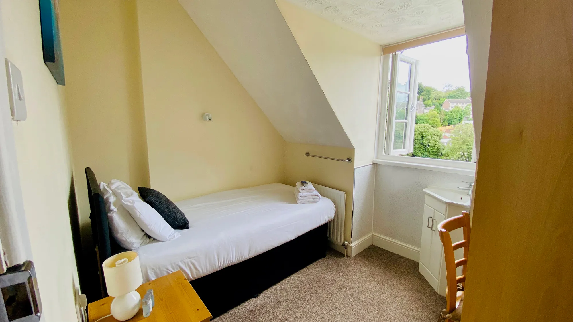 Budget Single Room with external bathroom at Tusker Lodge Torquay