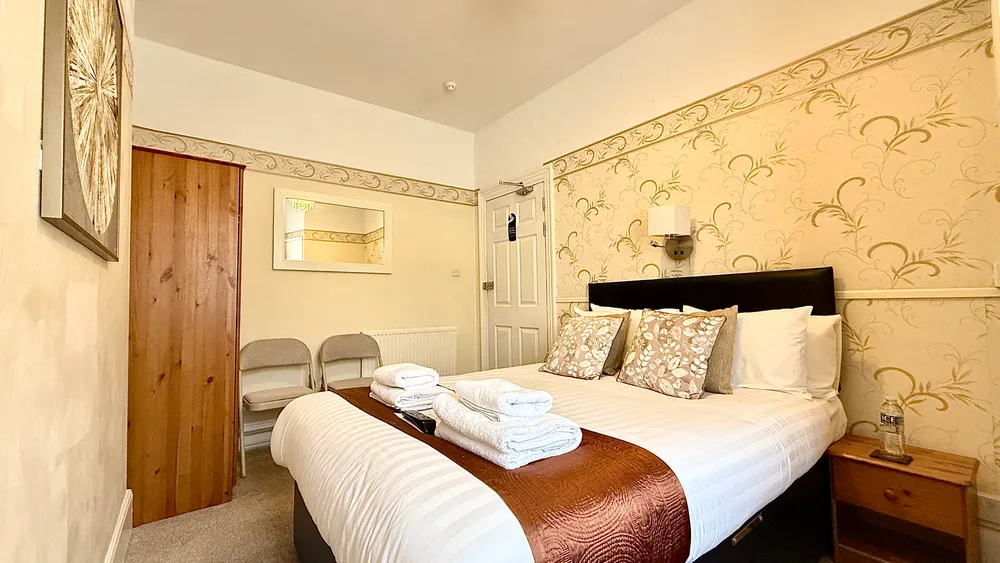 Double Room at Tusker Lodge Torquay